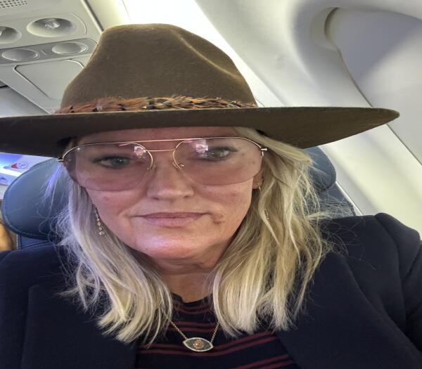 Lost Eye glasses rose colored in grey felt eyeglass case